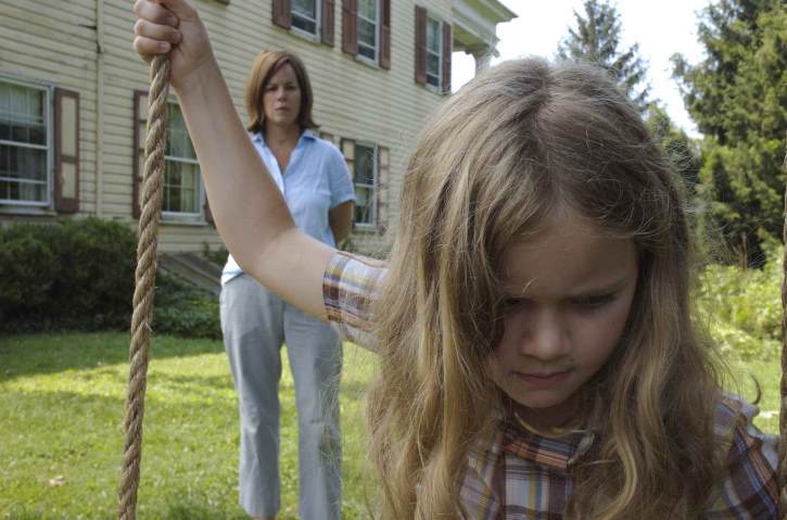 Still of Marcia Gay Harden and Eulala Scheel in Home (2008)