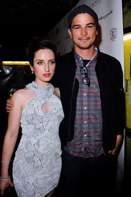 Josh Hartnett and Zoe Lister Jones at event of Breaking Upwards (2009)