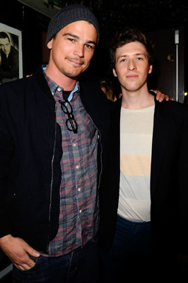 Josh Hartnett and Daryl Wein at event of Breaking Upwards (2009)