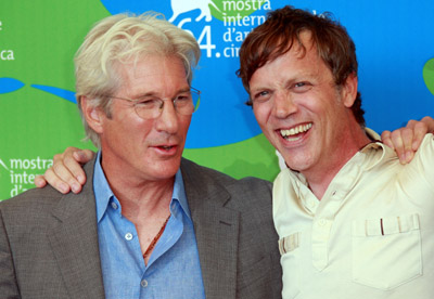 Richard Gere and Todd Haynes at event of Manes cia nera (2007)