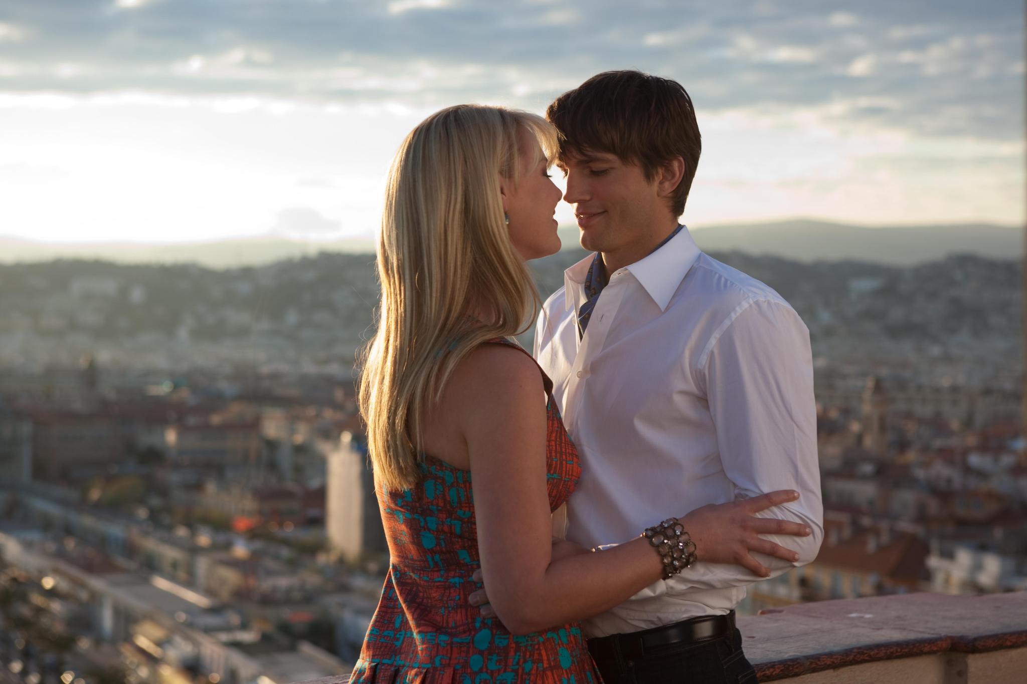 Still of Katherine Heigl and Ashton Kutcher in Ponas ir ponia gangsteriai (2010)