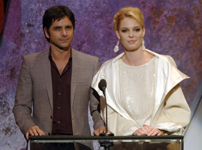Katherine Heigl and John Stamos at event of 2005 American Music Awards (2005)