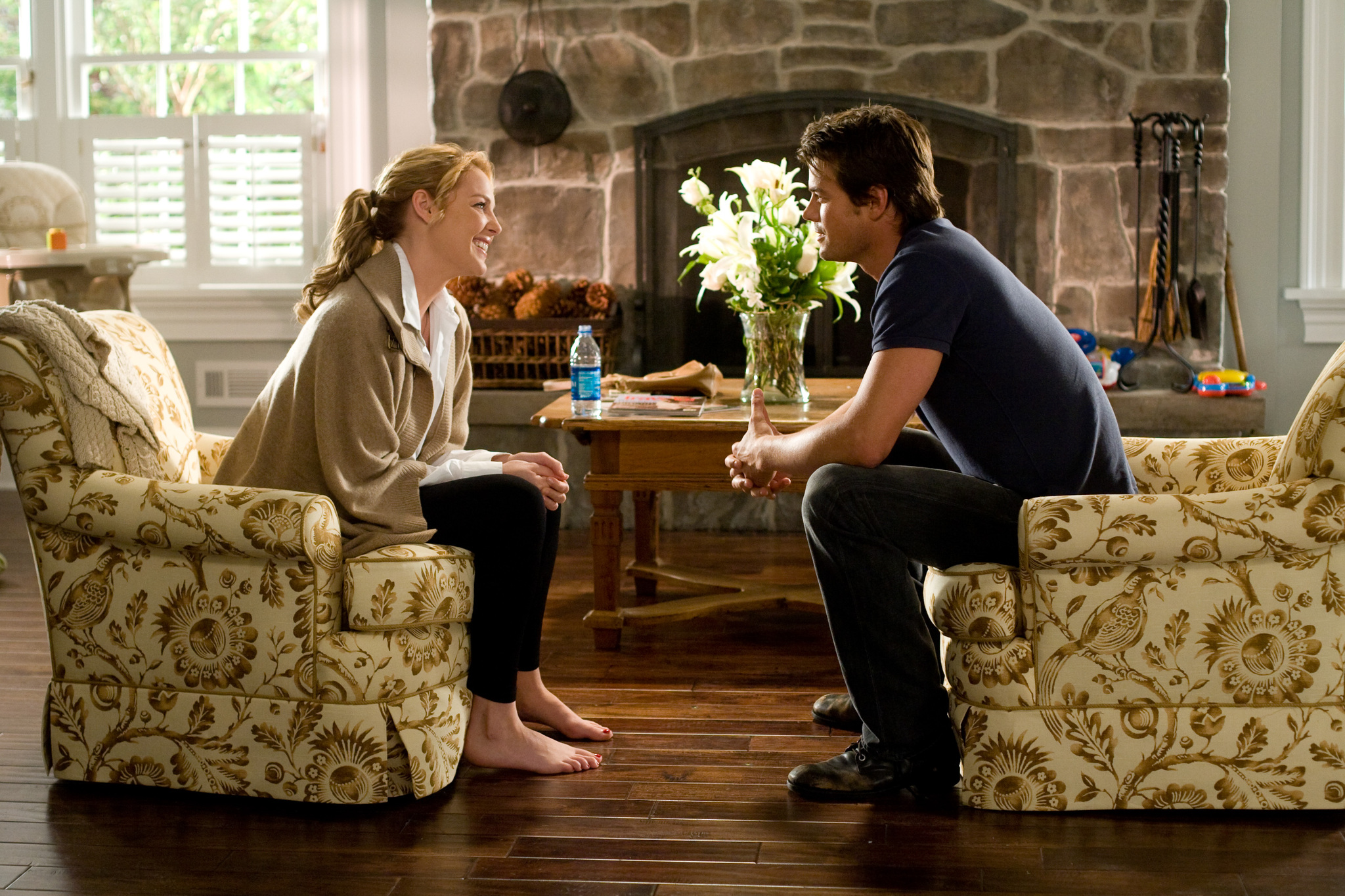 Still of Katherine Heigl and Josh Duhamel in Po vieno stogu (2010)