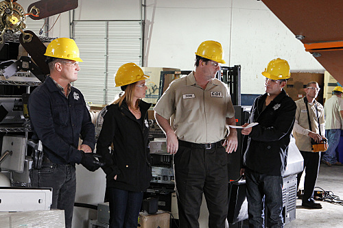 Still of Marg Helgenberger, George Eads, Matt Mulhern and Eric Szmanda in CSI kriminalistai (2000)