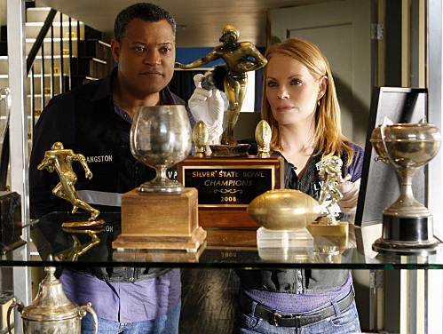 Still of Laurence Fishburne and Marg Helgenberger in CSI kriminalistai (2000)