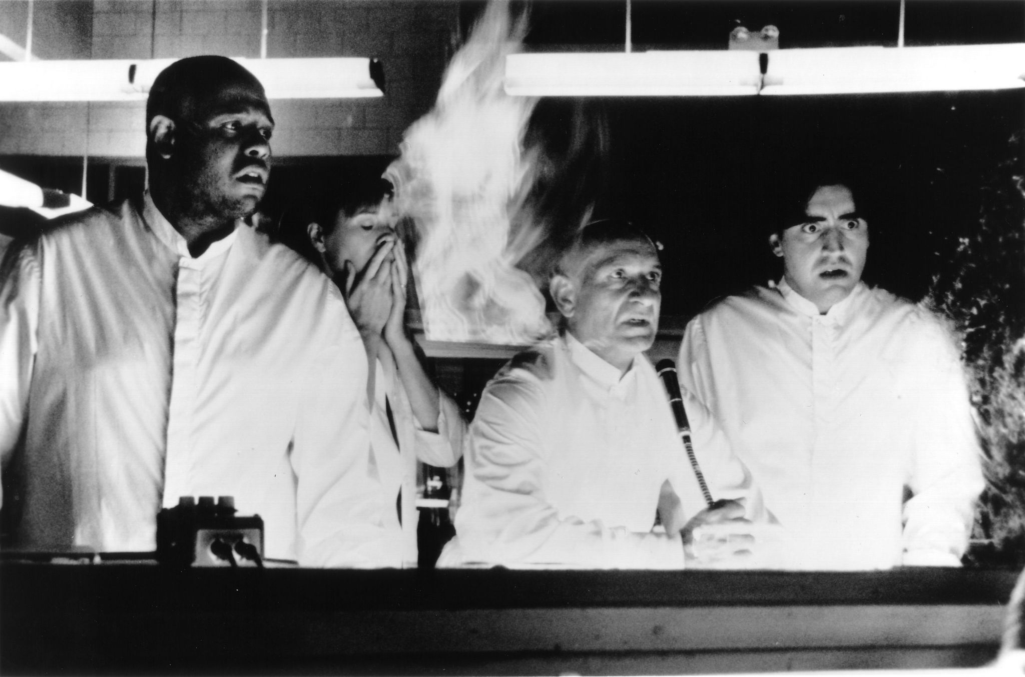 Still of Alfred Molina, Marg Helgenberger, Ben Kingsley and Forest Whitaker in Species (1995)