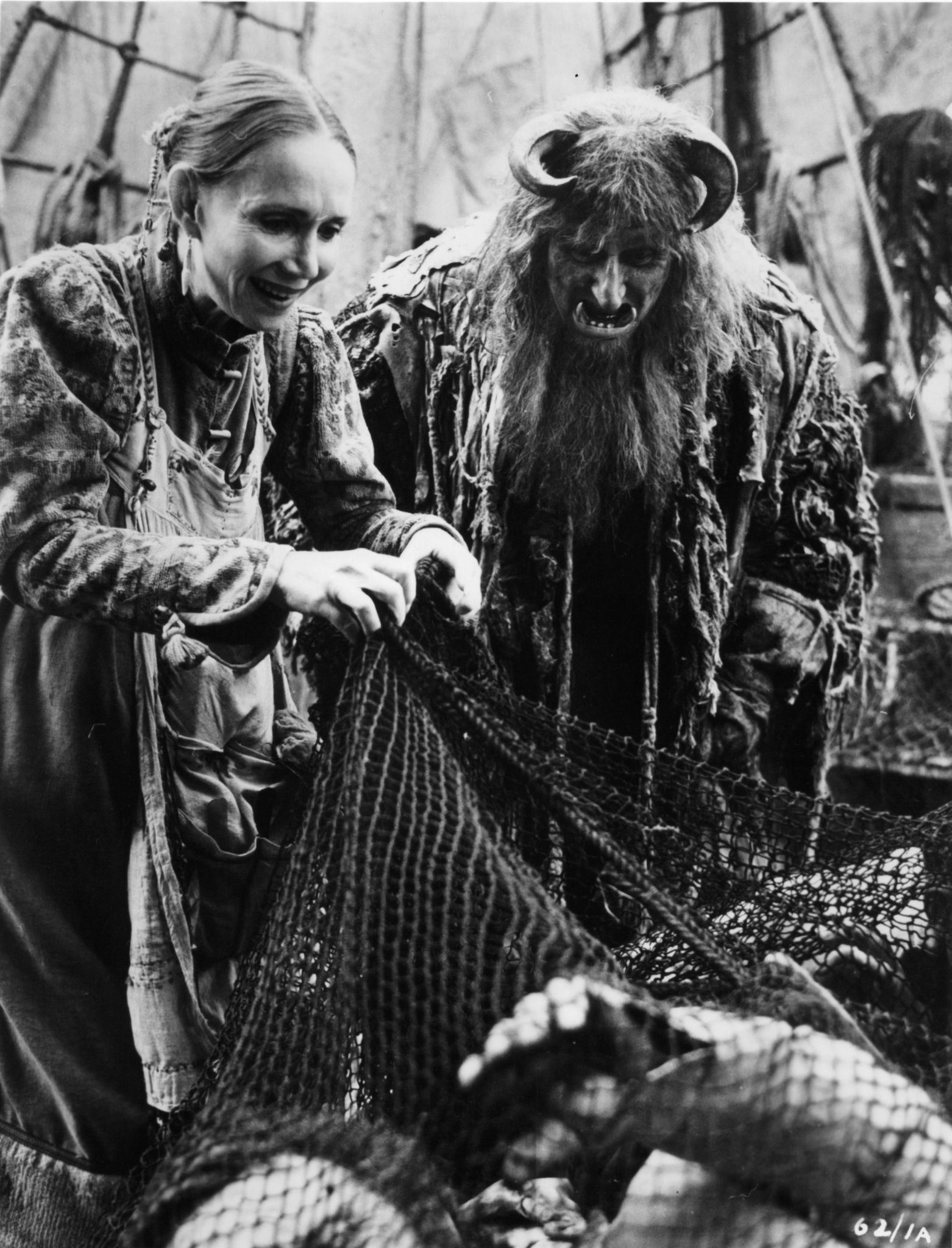 Still of Katherine Helmond and Peter Vaughan in Time Bandits (1981)