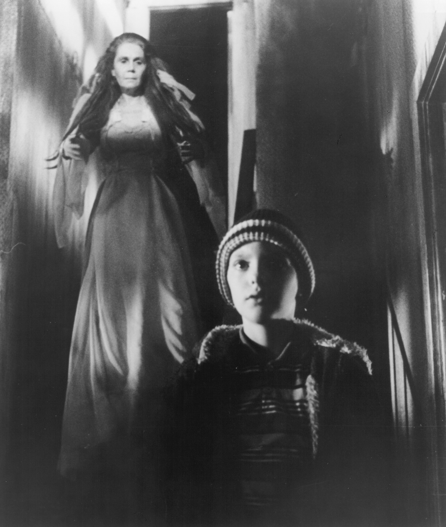Still of Lukas Haas and Katherine Helmond in Lady in White (1988)
