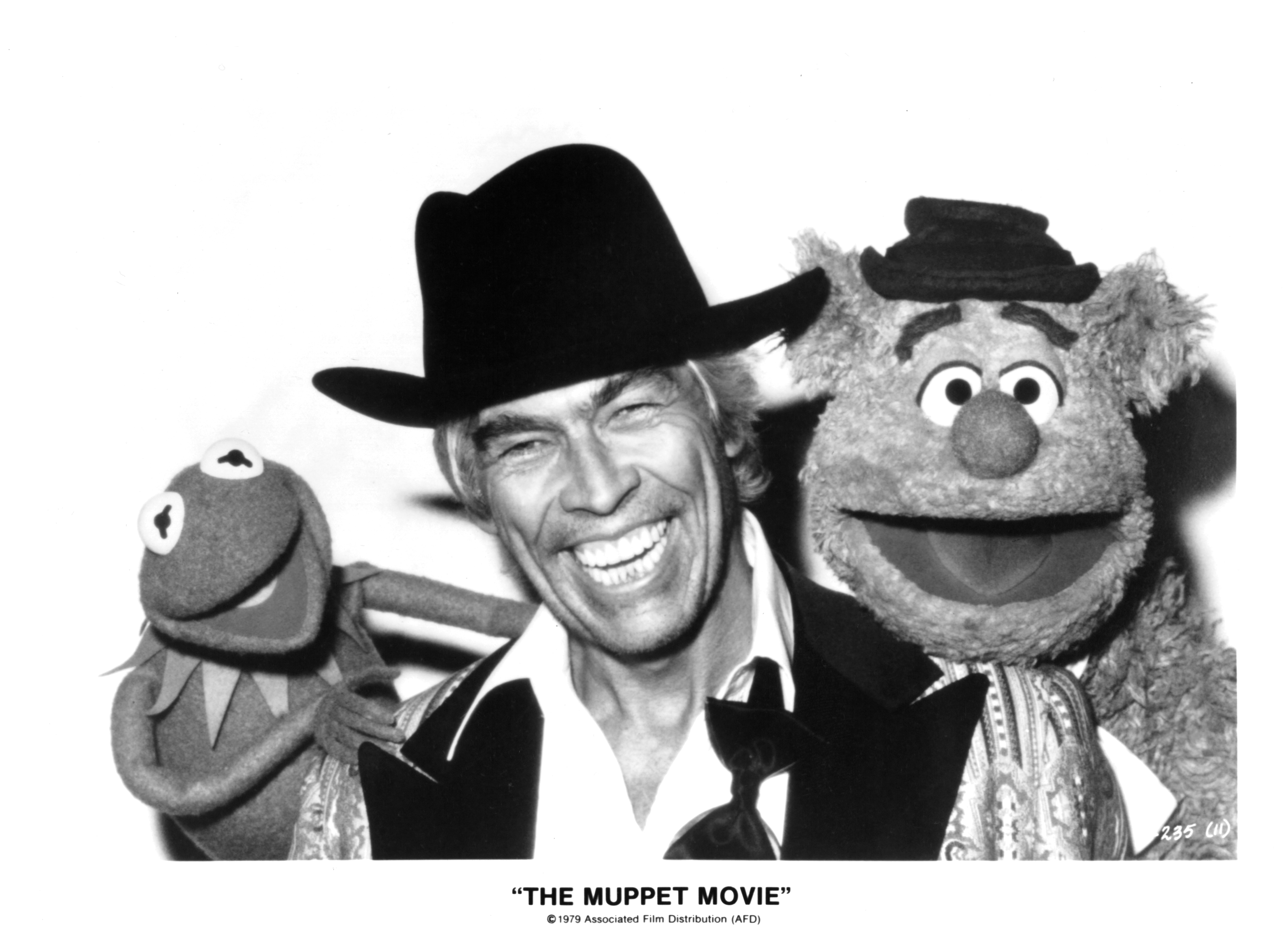 Still of James Coburn, Frank Oz, Jim Henson and Steve Whitmire in The Muppet Movie (1979)