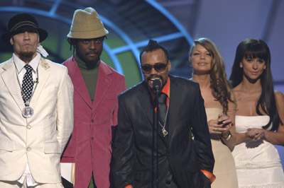 Jennifer Love Hewitt, Fergie, The Black Eyed Peas, Taboo, Apl.de.Ap and Will.i.am at event of The 48th Annual Grammy Awards (2006)
