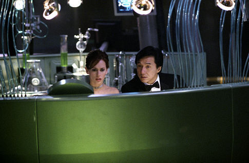Jimmy Tong (JACKIE CHAN) and his rookie partner Del Blaine (JENNIFER LOVE HEWITT) try to figure out how Banning intends to corner the market on the world's drinking water supply