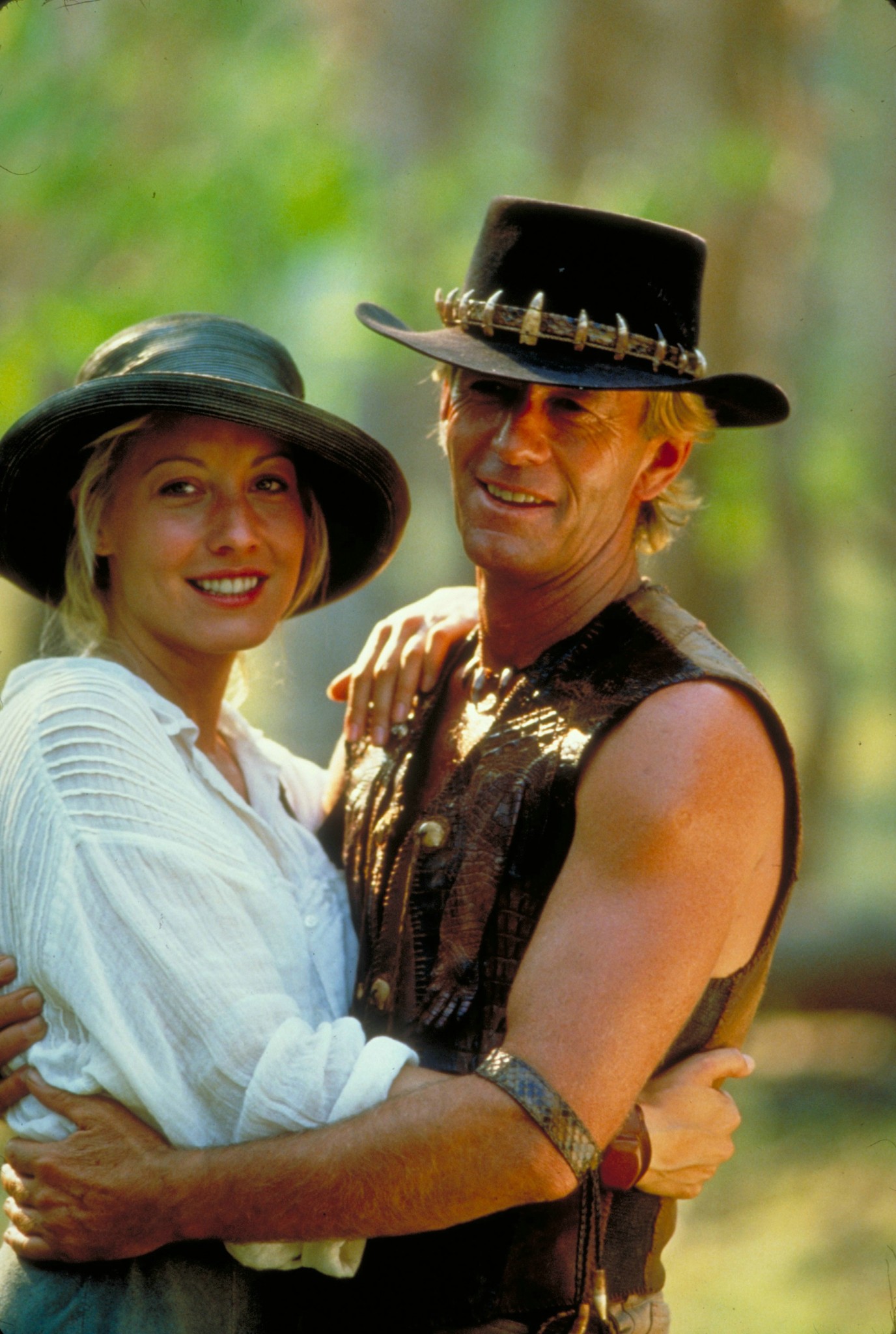 Still of Paul Hogan and Linda Kozlowski in 'Crocodile' Dundee II (1988)