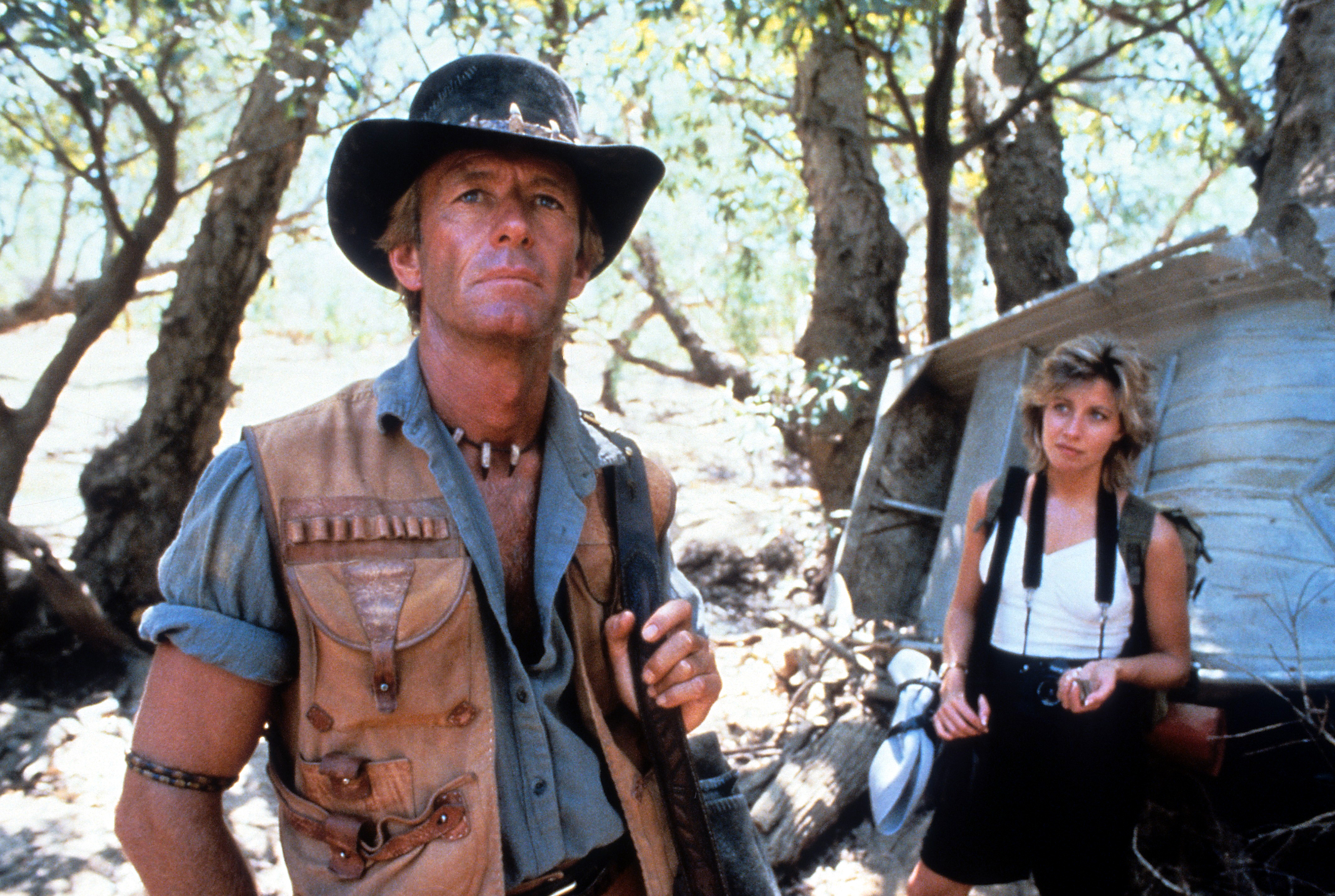 Still of Paul Hogan and Linda Kozlowski in Crocodile Dundee (1986)