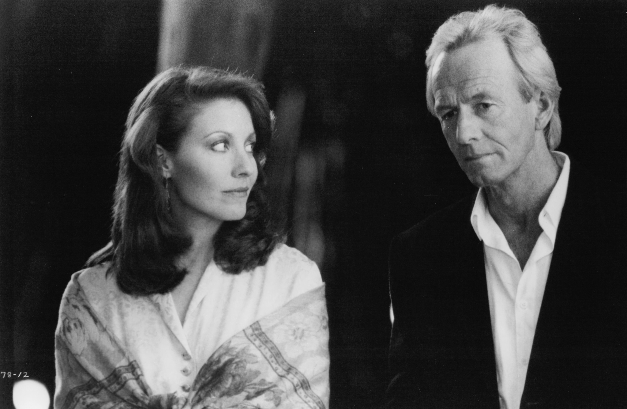 Still of Paul Hogan and Linda Kozlowski in Almost an Angel (1990)