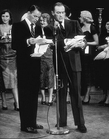 173-428 Bob Hope and Frank Sinatra 
