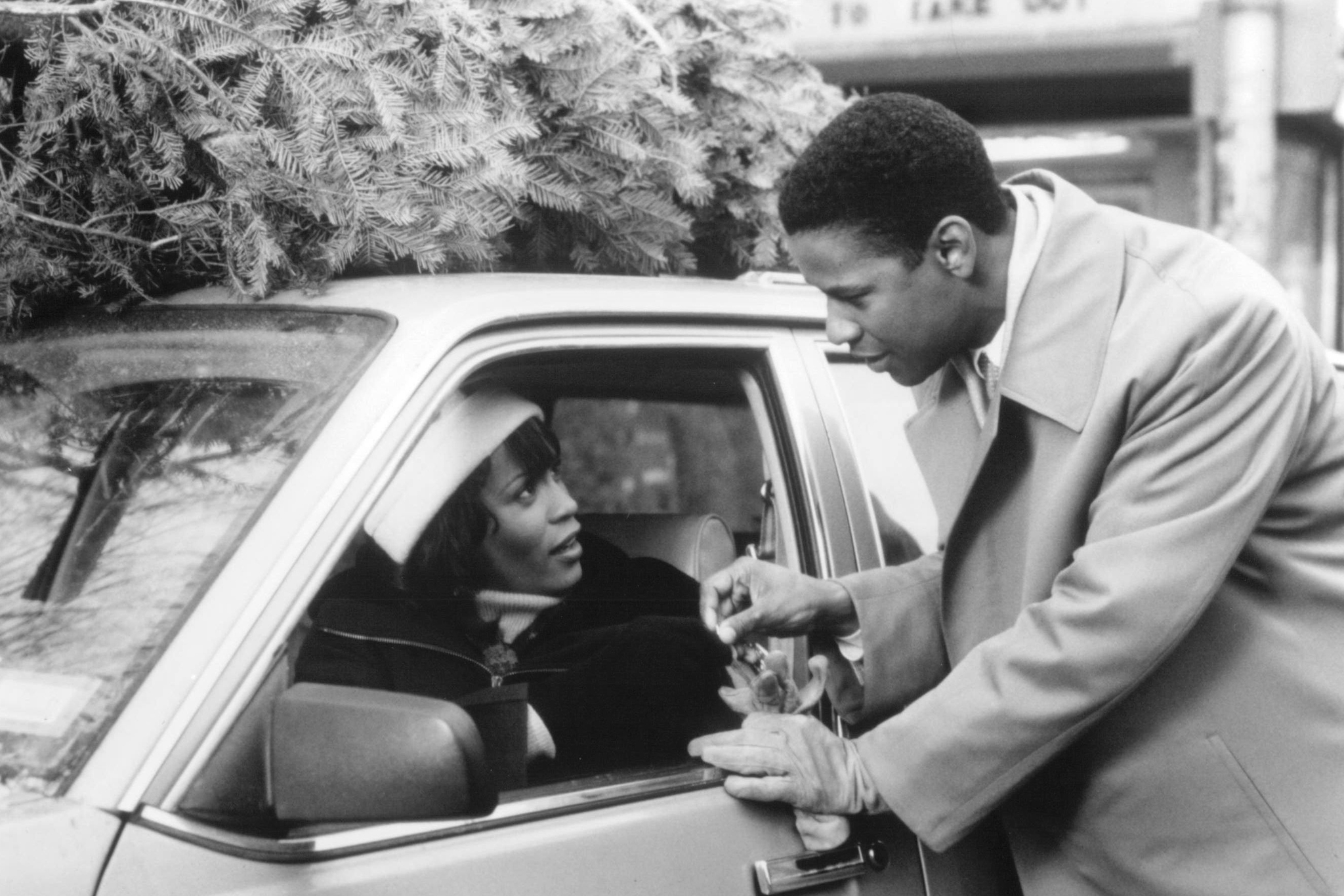 Still of Denzel Washington and Whitney Houston in The Preacher's Wife (1996)