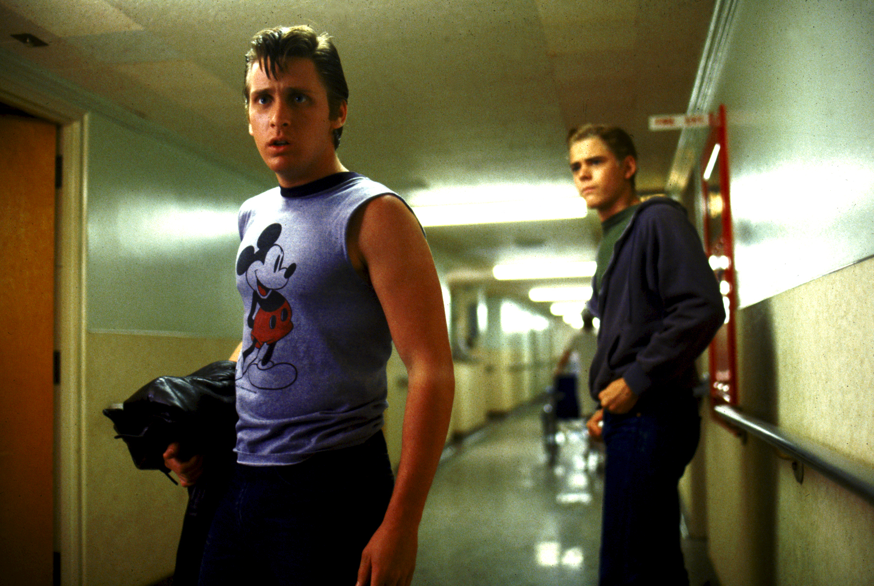 Still of Emilio Estevez and C. Thomas Howell in The Outsiders (1983)