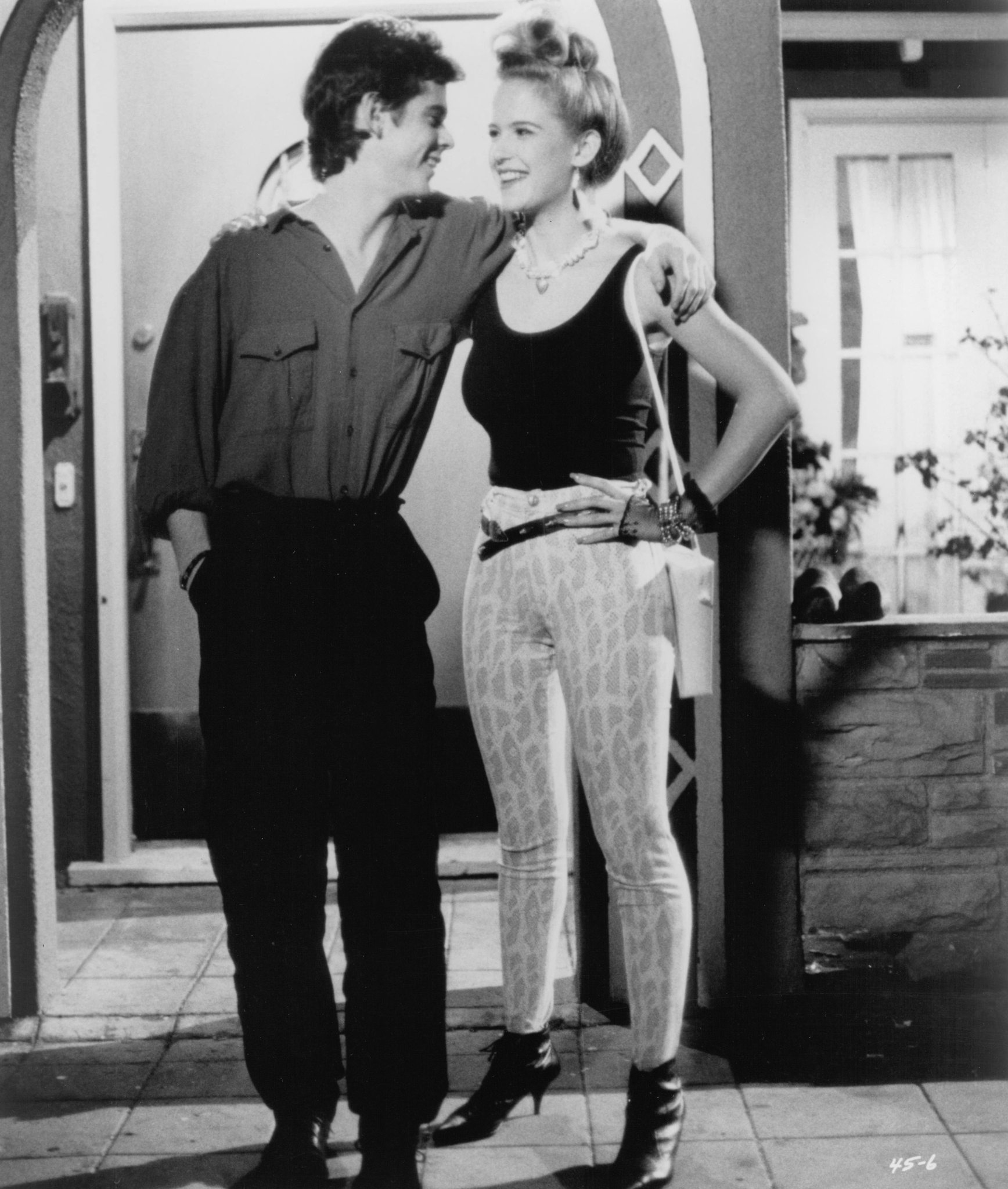 Still of Kelly Preston and C. Thomas Howell in Secret Admirer (1985)