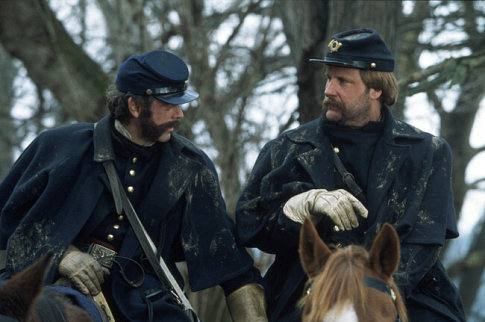 Still of Jeff Daniels and C. Thomas Howell in Gods and Generals (2003)