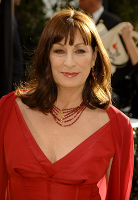 Anjelica Huston at event of The 79th Annual Academy Awards (2007)