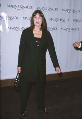 Anjelica Huston at event of L'assedio (1998)