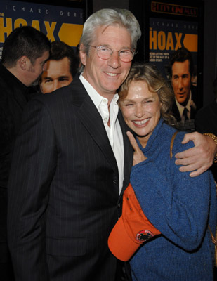 Richard Gere and Lauren Hutton at event of The Hoax (2006)