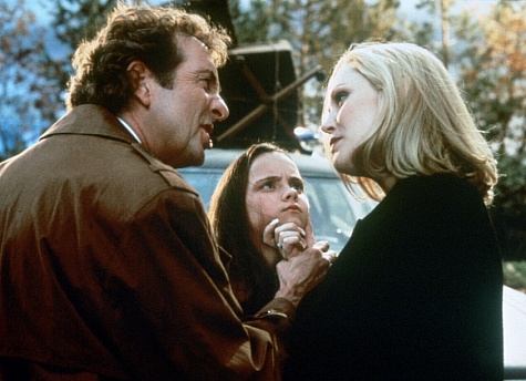 Still of Christina Ricci, Eric Idle and Cathy Moriarty in Casper (1995)