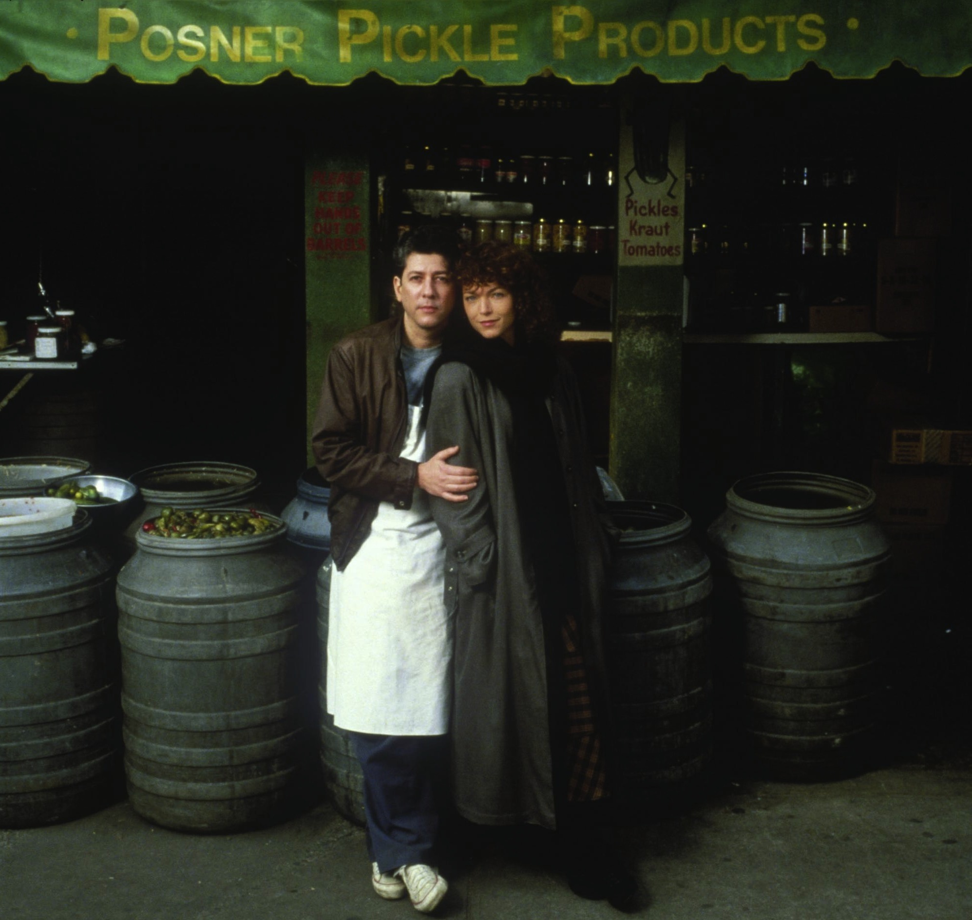 Still of Amy Irving and Peter Riegert in Crossing Delancey (1988)