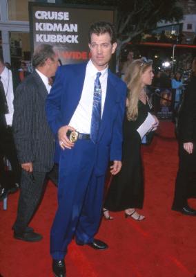 Chris Isaak at event of Eyes Wide Shut (1999)