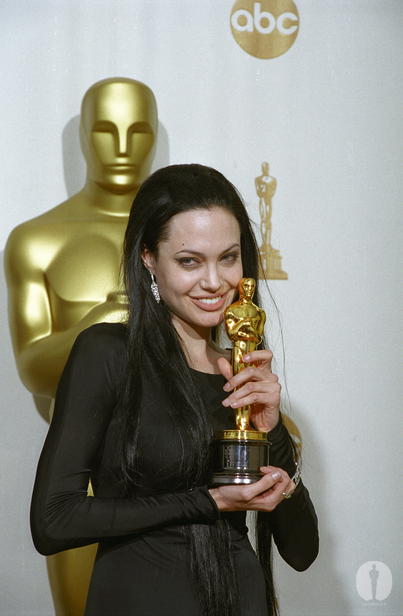 Angelina Jolie at event of The 72nd Annual Academy Awards (2000)