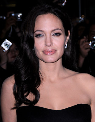 Angelina Jolie at event of Laumes vaikas (2008)