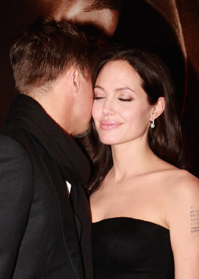 Brad Pitt and Angelina Jolie at event of Laumes vaikas (2008)