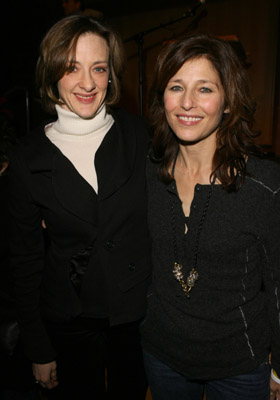 Joan Cusack and Catherine Keener at event of Friends with Money (2006)