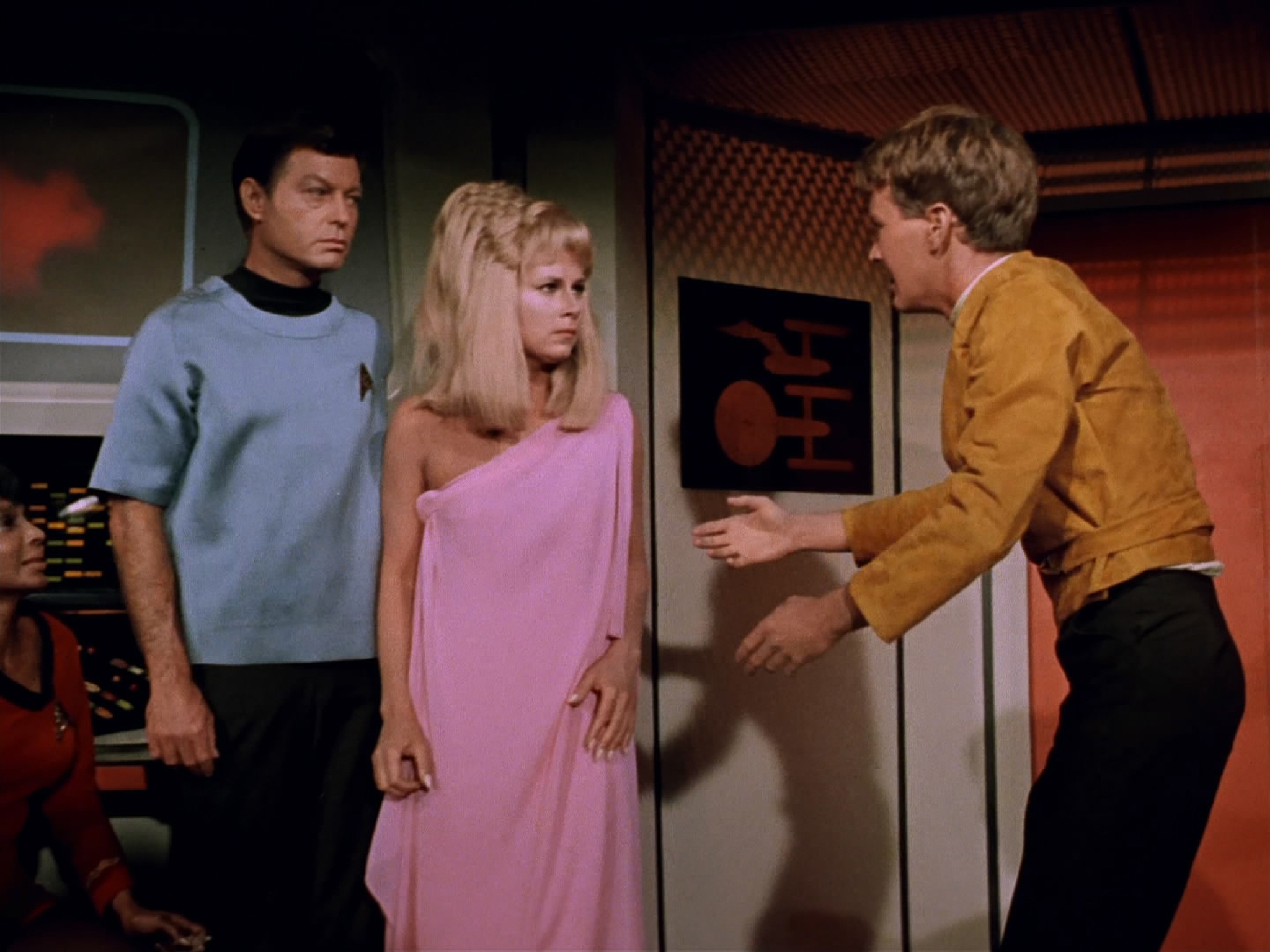 Still of DeForest Kelley, Robert Walker Jr. and Grace Lee Whitney in Star Trek (1966)