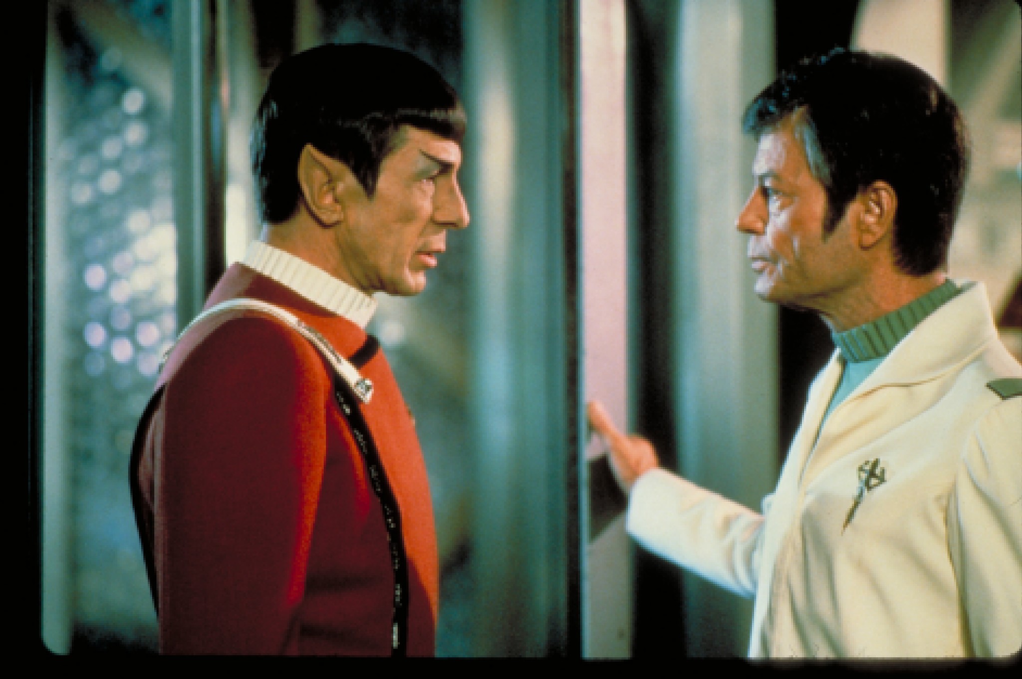 Still of Leonard Nimoy and DeForest Kelley in Star Trek: The Wrath of Khan (1982)