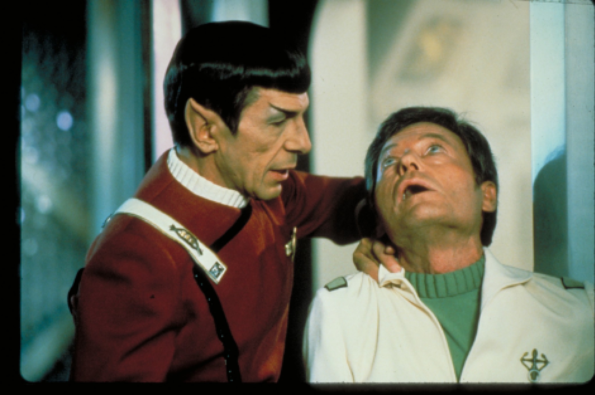Still of Leonard Nimoy and DeForest Kelley in Star Trek: The Wrath of Khan (1982)
