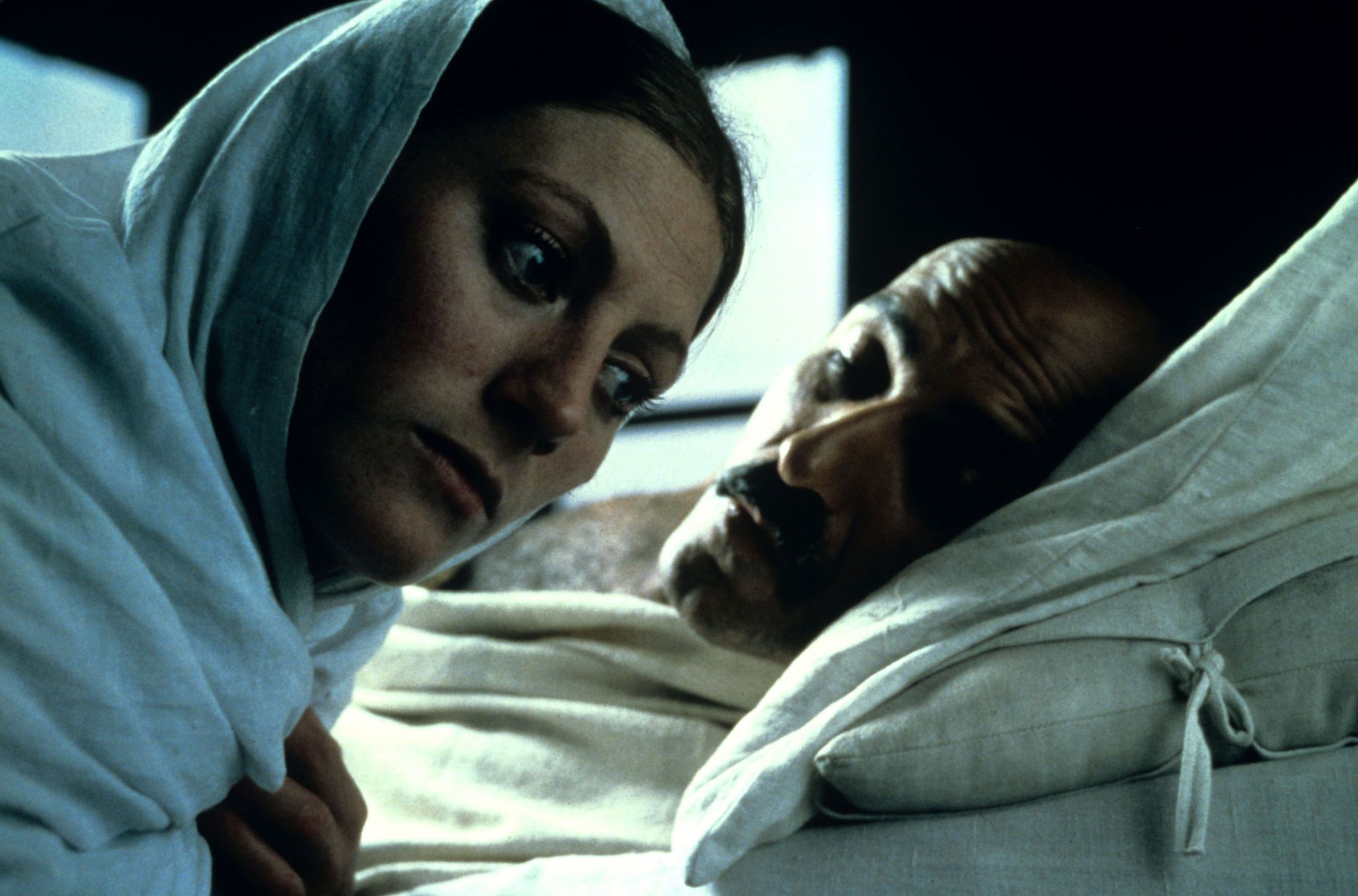 Still of Ben Kingsley in Gandhi (1982)