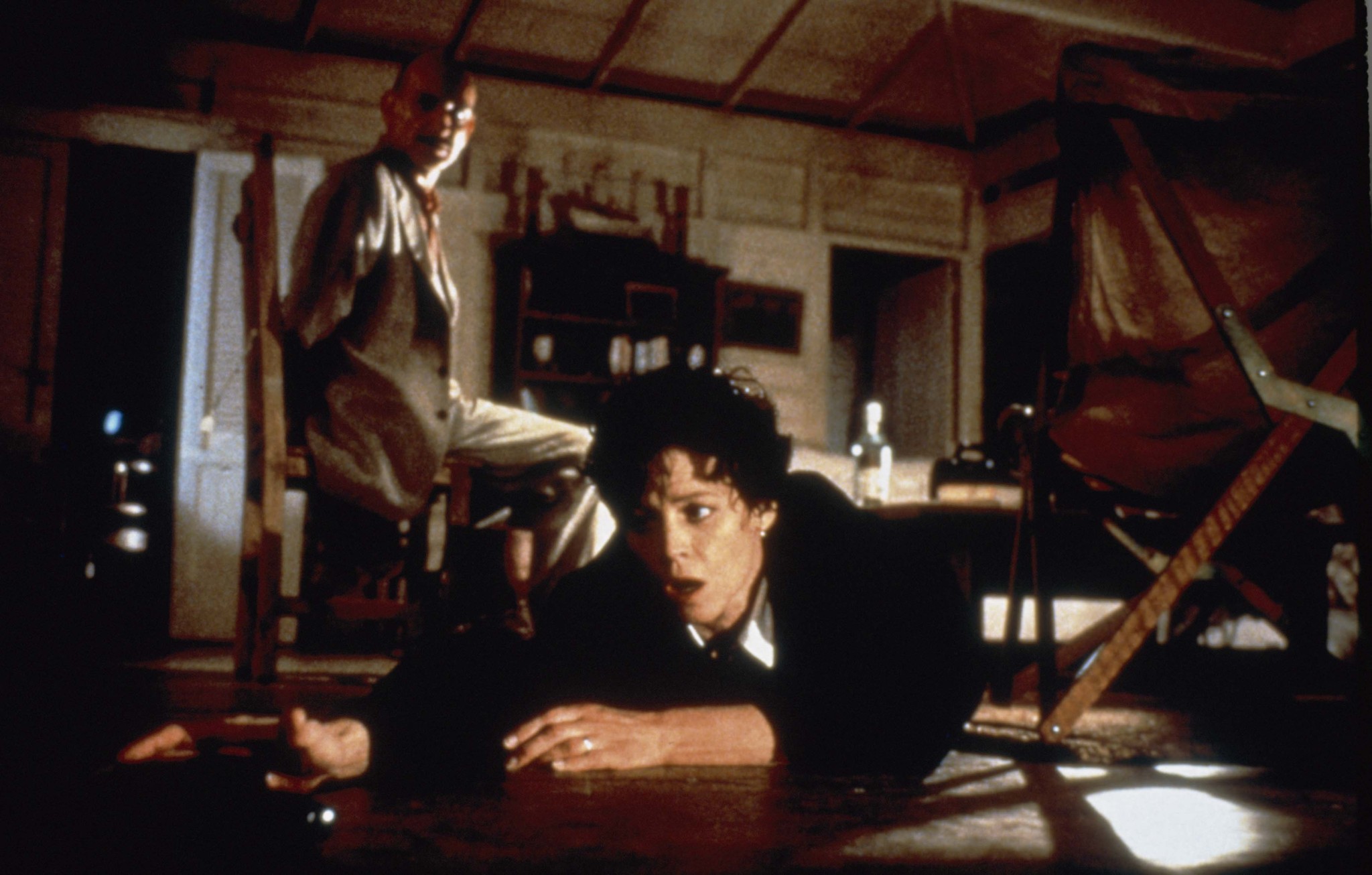 Still of Sigourney Weaver and Ben Kingsley in Death and the Maiden (1994)