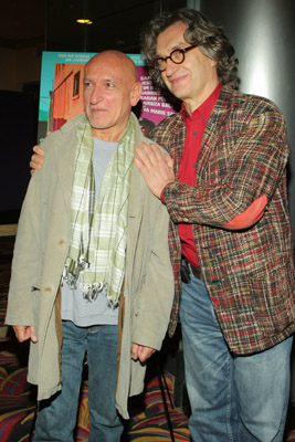 Wim Wenders and Ben Kingsley at event of Don't Come Knocking (2005)