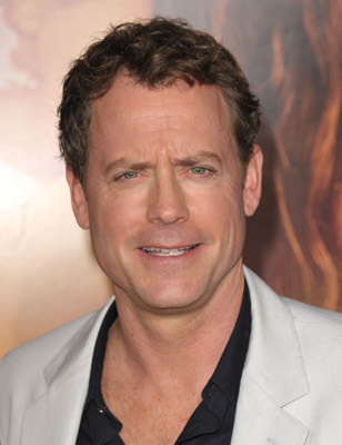 Greg Kinnear at event of The Last Song (2010)