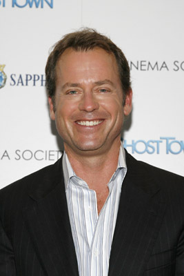 Greg Kinnear at event of Ghost Town (2008)