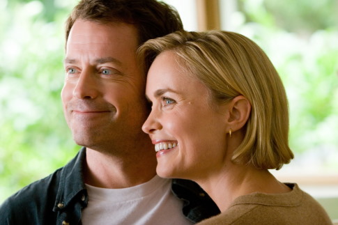 Still of Greg Kinnear and Radha Mitchell in Feast of Love (2007)