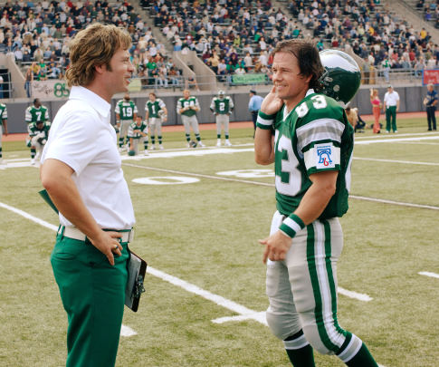 Still of Mark Wahlberg and Greg Kinnear in Invincible (2006)