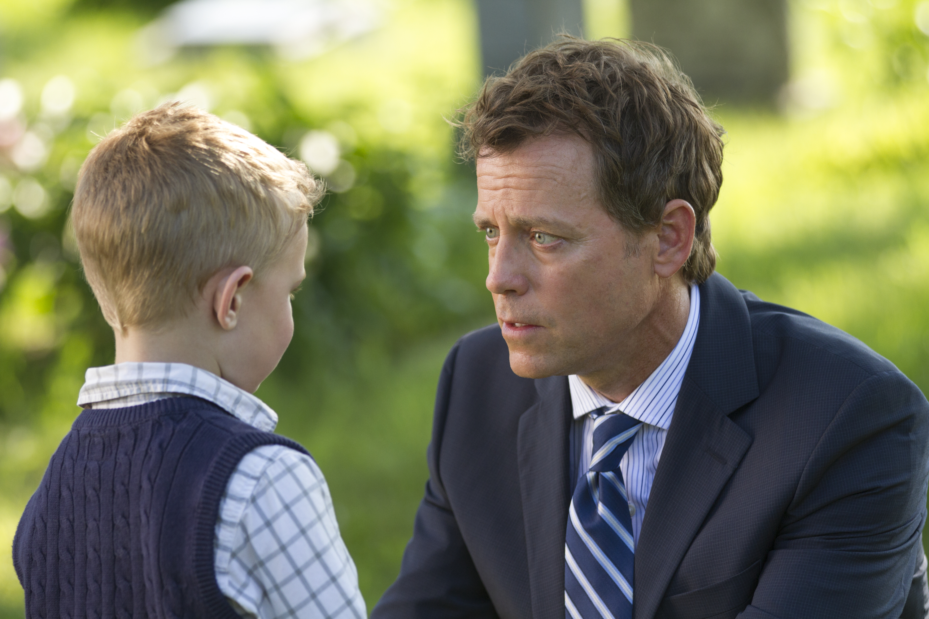 Still of Greg Kinnear and Connor Corum in Heaven Is for Real (2014)