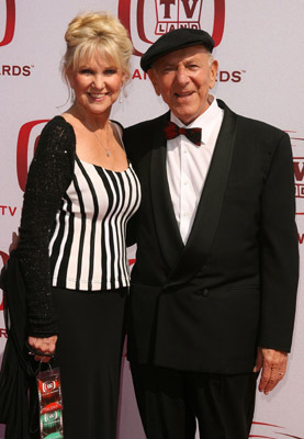 Jack Klugman and Peggy Crosby at event of The 6th Annual TV Land Awards (2008)