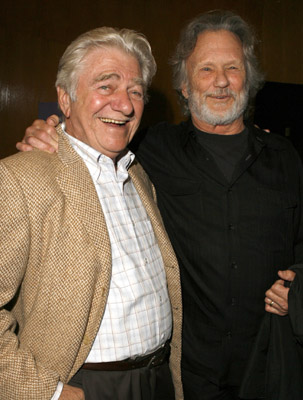 Seymour Cassel and Kris Kristofferson at event of The Wendell Baker Story (2005)