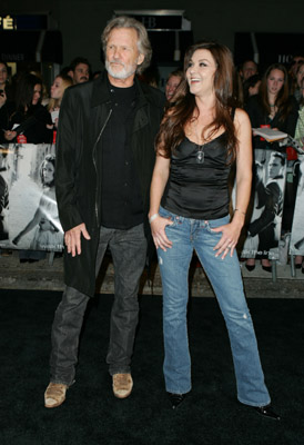 Kris Kristofferson and Gretchen Wilson at event of Ties jausmu riba (2005)