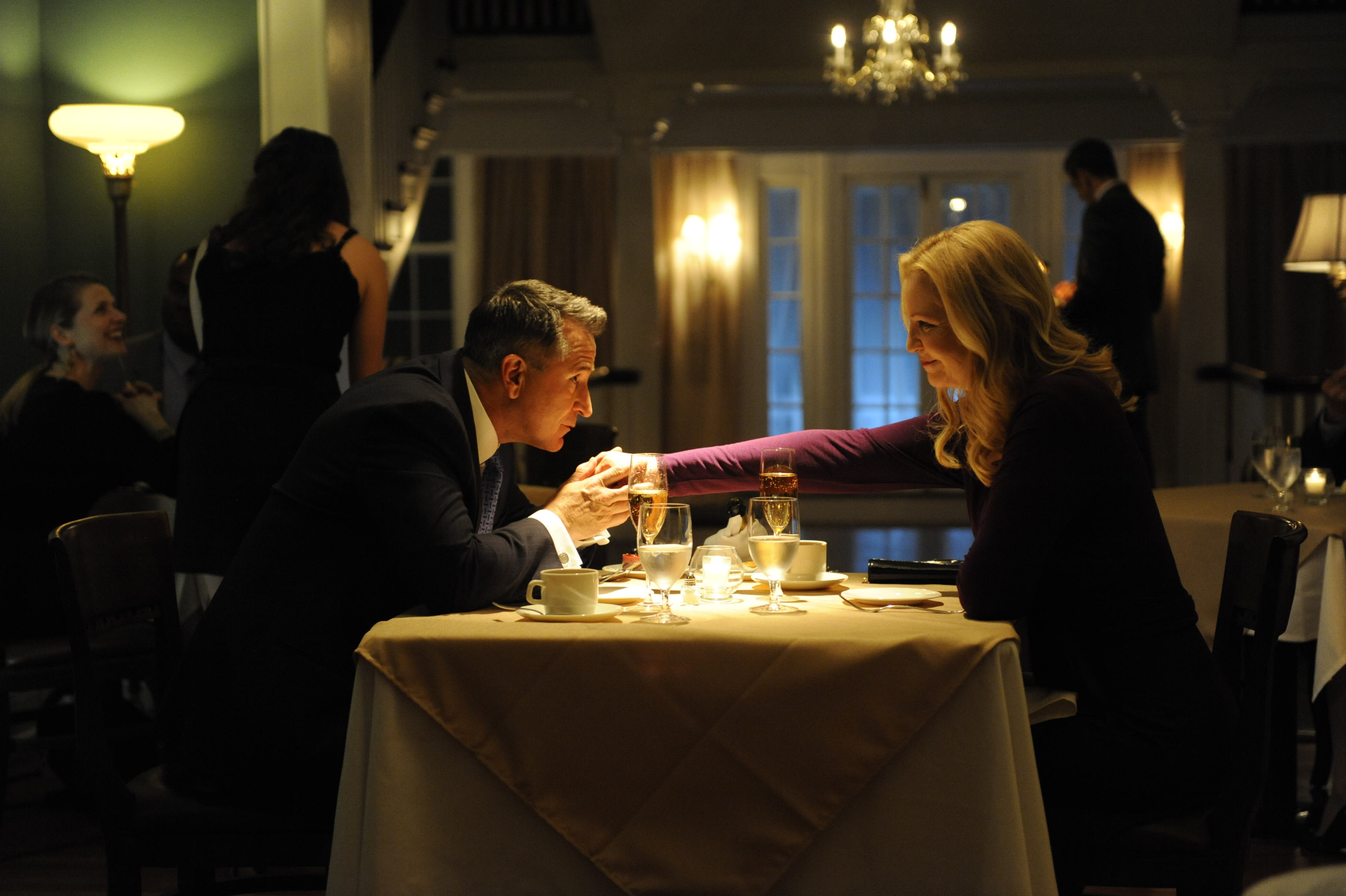 Still of Joan Allen and Anthony LaPaglia in A Good Marriage (2014)