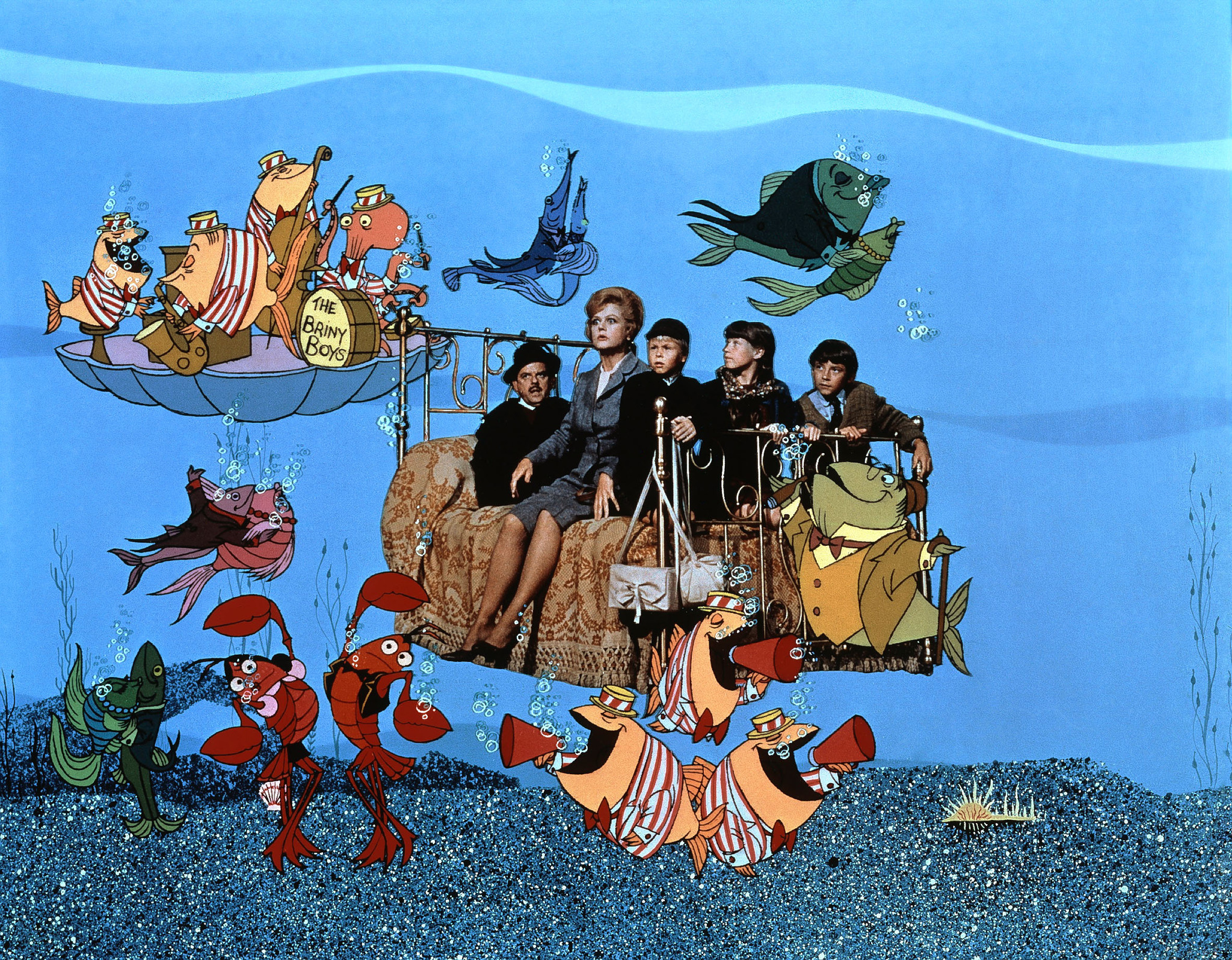 Still of Angela Lansbury and David Tomlinson in Bedknobs and Broomsticks (1971)