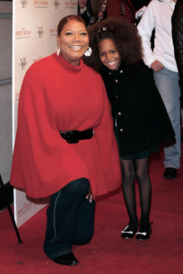 Queen Latifah and Khail Bryant at event of The Perfect Holiday (2007)